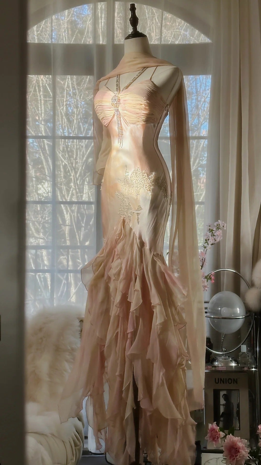 Light Pink Gorgeous Exquisite Beading Spaghetti Strap Long Chiffon Satin Ball Gown Evening Dress Birthday/Holiday Party Dress Prom Dress HZ1023